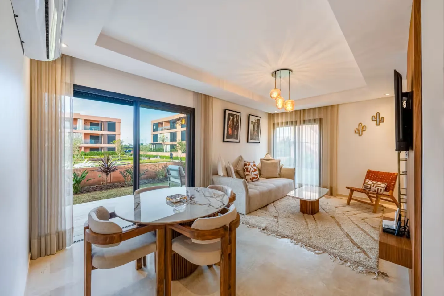 Appartement F3 contemporain, entièrement meublé, en rez-de-jardin – Noria Golf — Route de Tahanaout, Marrakech — Photo 4