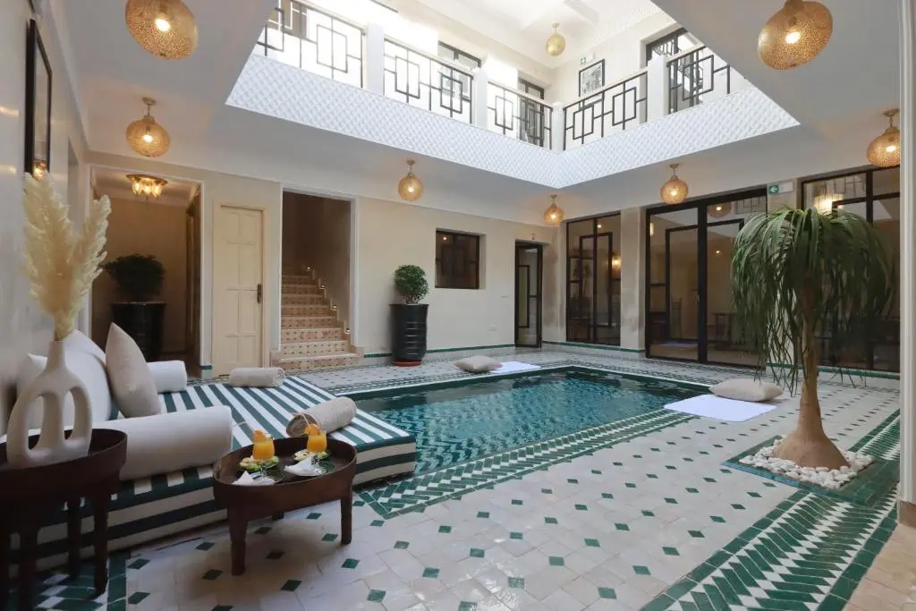 Riad Maison d’hôtes agréée – 7 suites à vendre — Guéliz, Marrakech