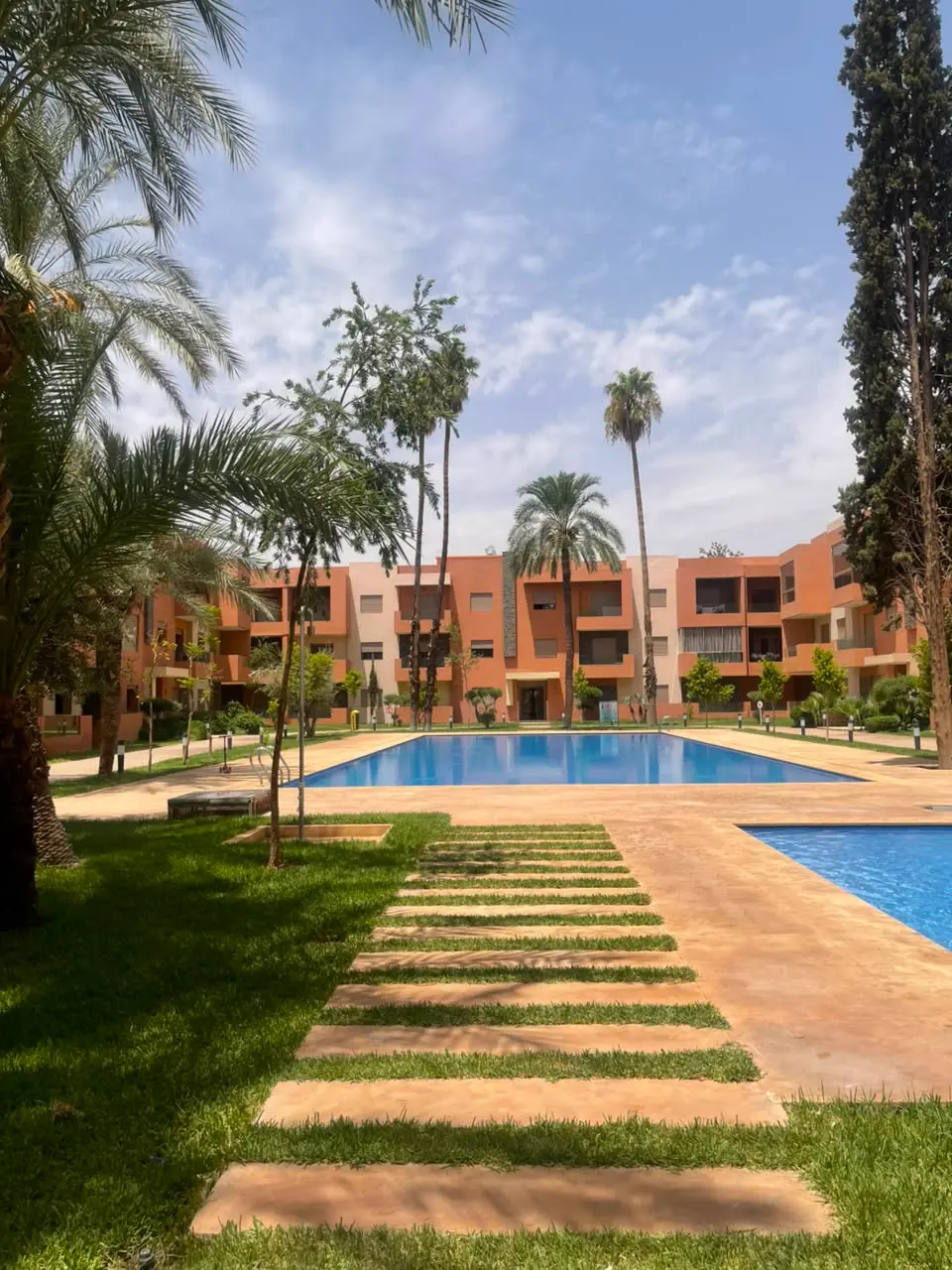 À louer : Appartement 3 chambres et salon vide à Targa avec piscine — Targa, Marrakech — Photo 2